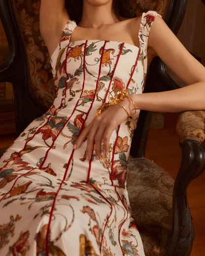Vestido comprido floral com decote quadrado em estilo romântico