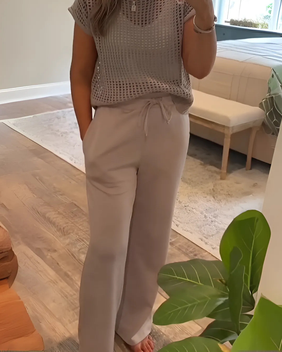 Conjunto de camisa e calças de malha em croché para mulher