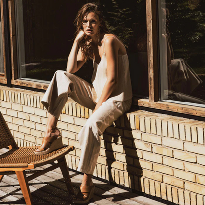 Sandália de Cunha com Tiras Cruzadas e Plataforma de Juta para Mulher