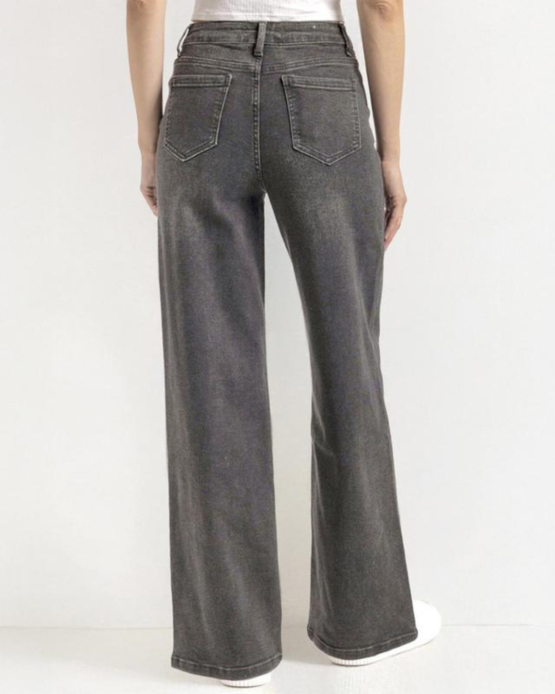 Calça Jeans Feminina Cintura Alta com Pernas Largas e Bolsos Múltiplos