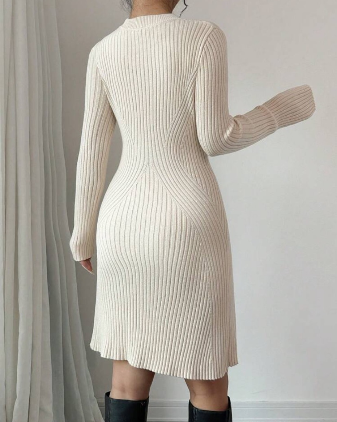 Vestido curto de malha com manga comprida para mulher