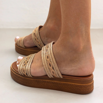 Sandálias rasas com forro estriado Estilo