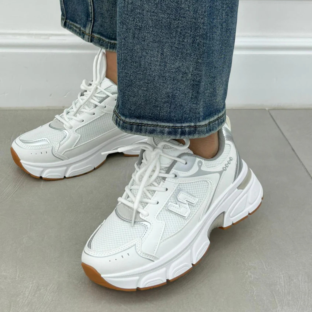 Ténis desportivos confortáveis com design moderno para mulher