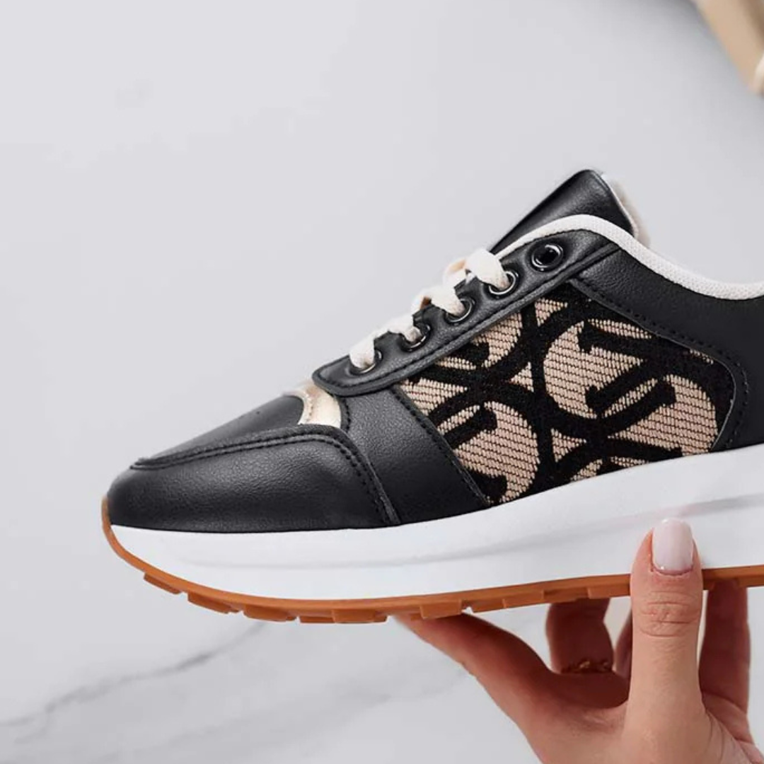 Sapatilhas Pretas para Mulher com Textura Elegante e Detalhes Dourados