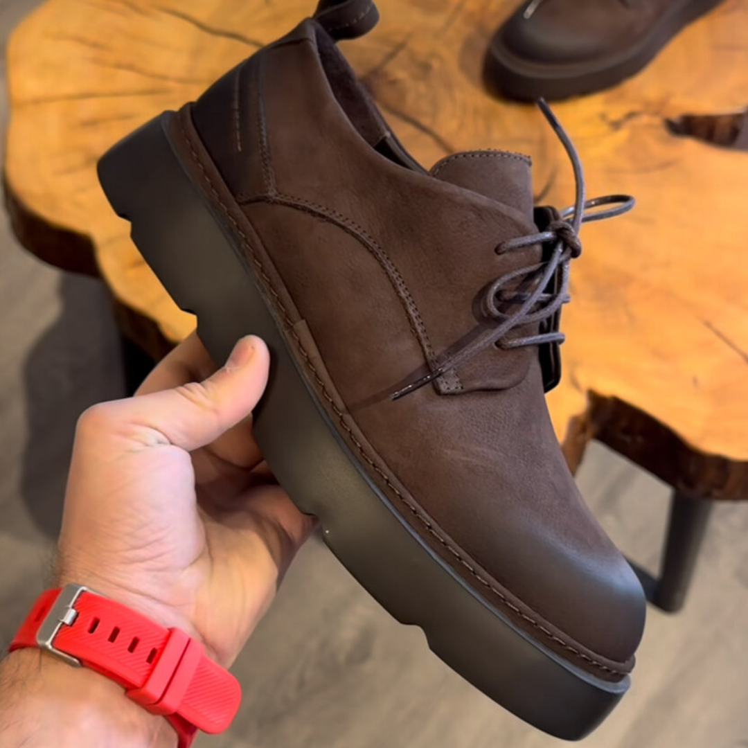 Sapatos casuais ortopédicos de camurça para homem com sola antiderrapante