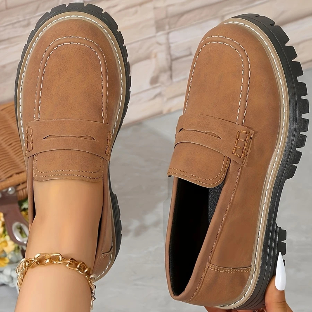 Mocassins clássicos para mulher com sola grossa antiderrapante