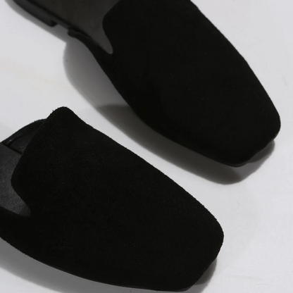 Sapatilhas de Camurça Preta para Mulher com Design Minimalista e Palmilha Almofadada