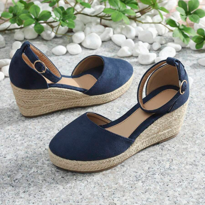 Sandálias Femininas de Cunha com Salto Alto e Detalhe em Tecido de Palha Trançado