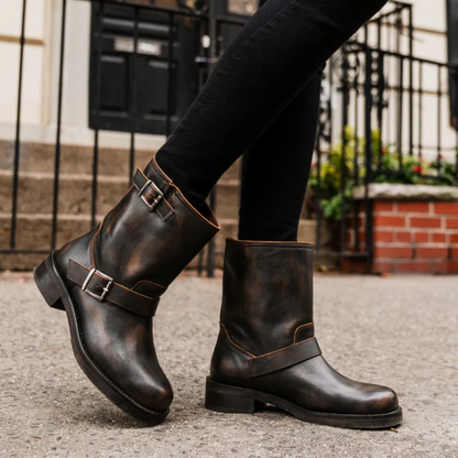 Botas de couro estilo vintage para mulher
