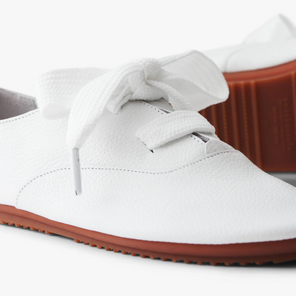 Calçado em Pele e Sola Flexível para Mulher