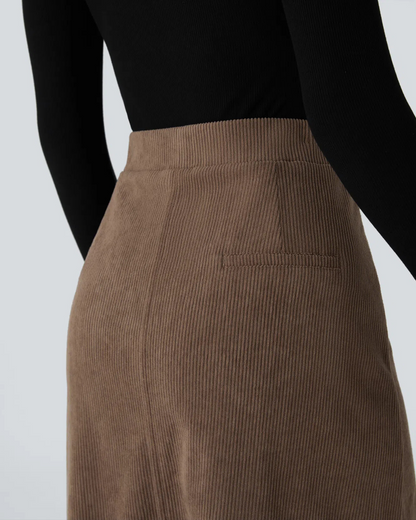 Saia Casual para Mulher com Bolsos e Aba Lateral à Frente