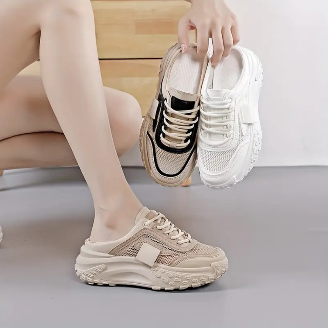 Sapatilhas de mulher com atacadores e sola de plataforma grossa