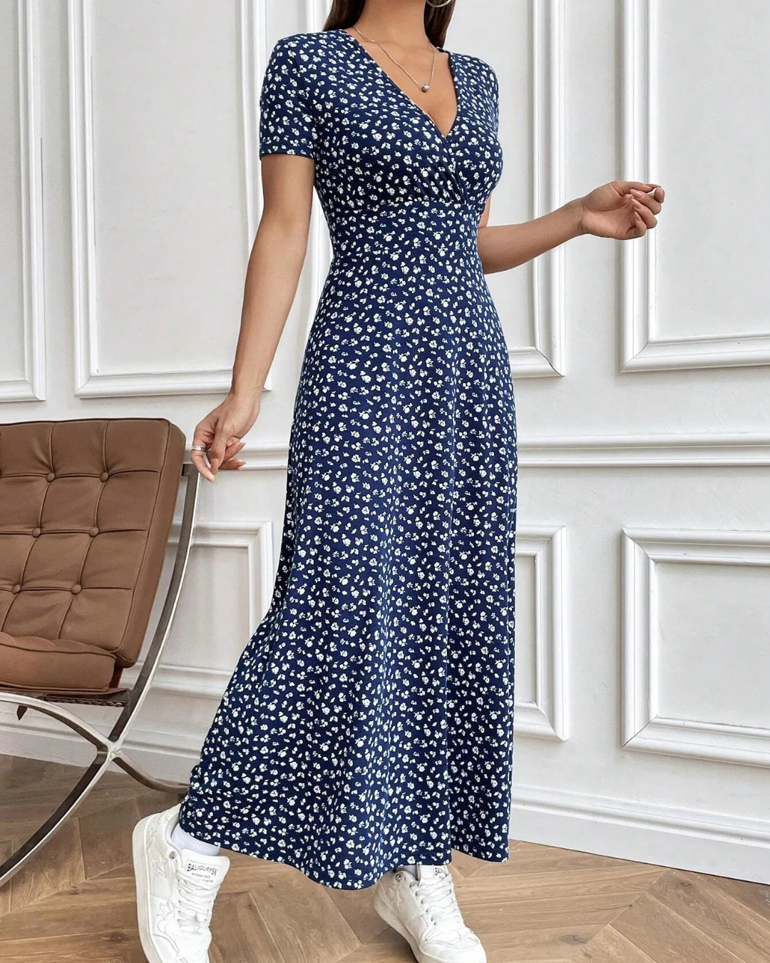 Vestido longo elegante e casual com decote em V