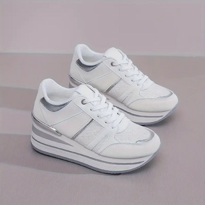 Sapatilhas com Plataforma e Detalhes Metálicos para um Estilo Moderno e Confortável