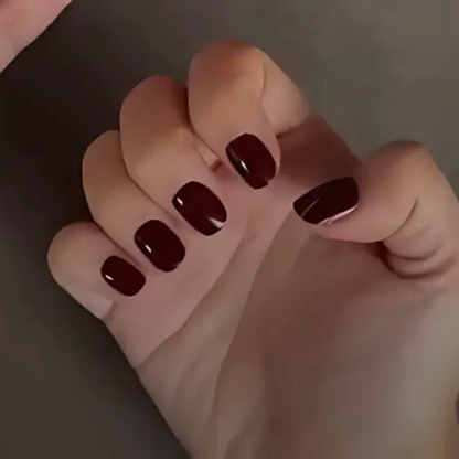 Unhas postiças com adesivo