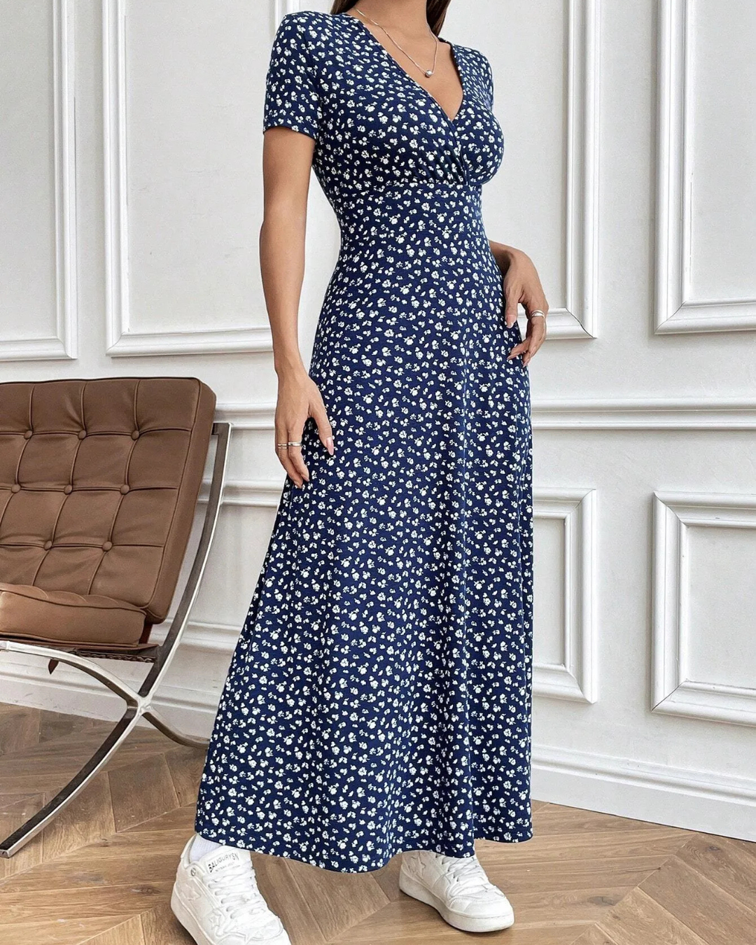 Vestido longo elegante e casual com decote em V