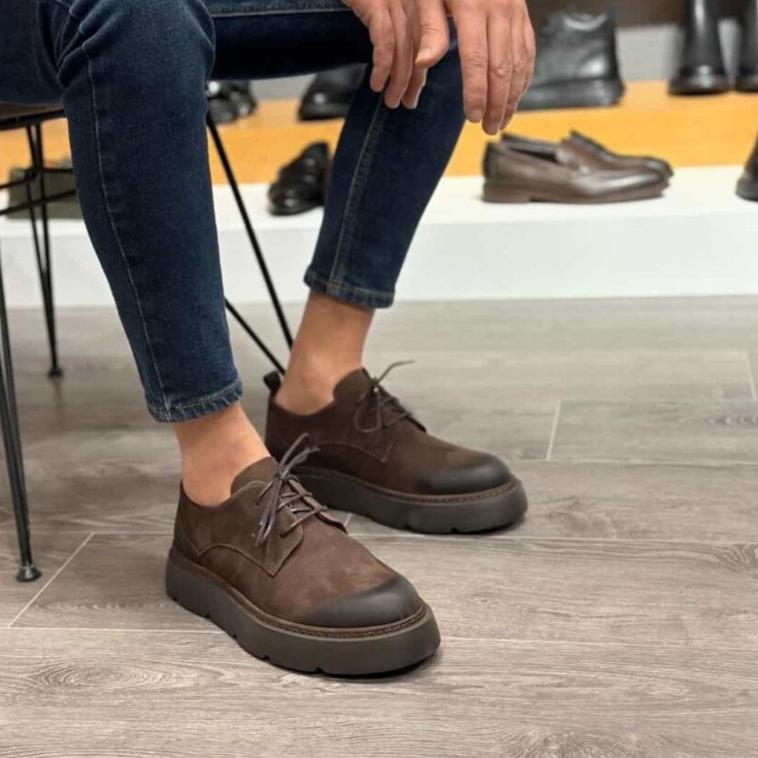 Sapatos casuais ortopédicos de camurça para homem com sola antiderrapante