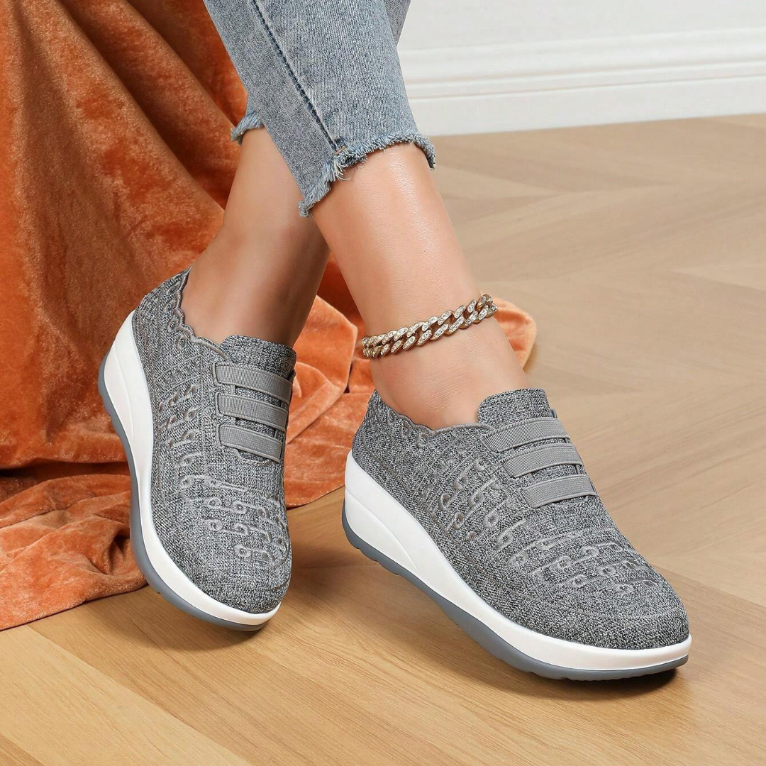 Sapatilhas Slip-on Bordadas e Elegantes com Ajuste Elástico