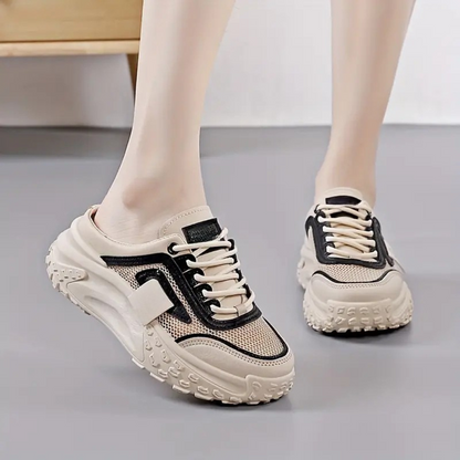 Sapatilhas de mulher com atacadores e sola de plataforma grossa