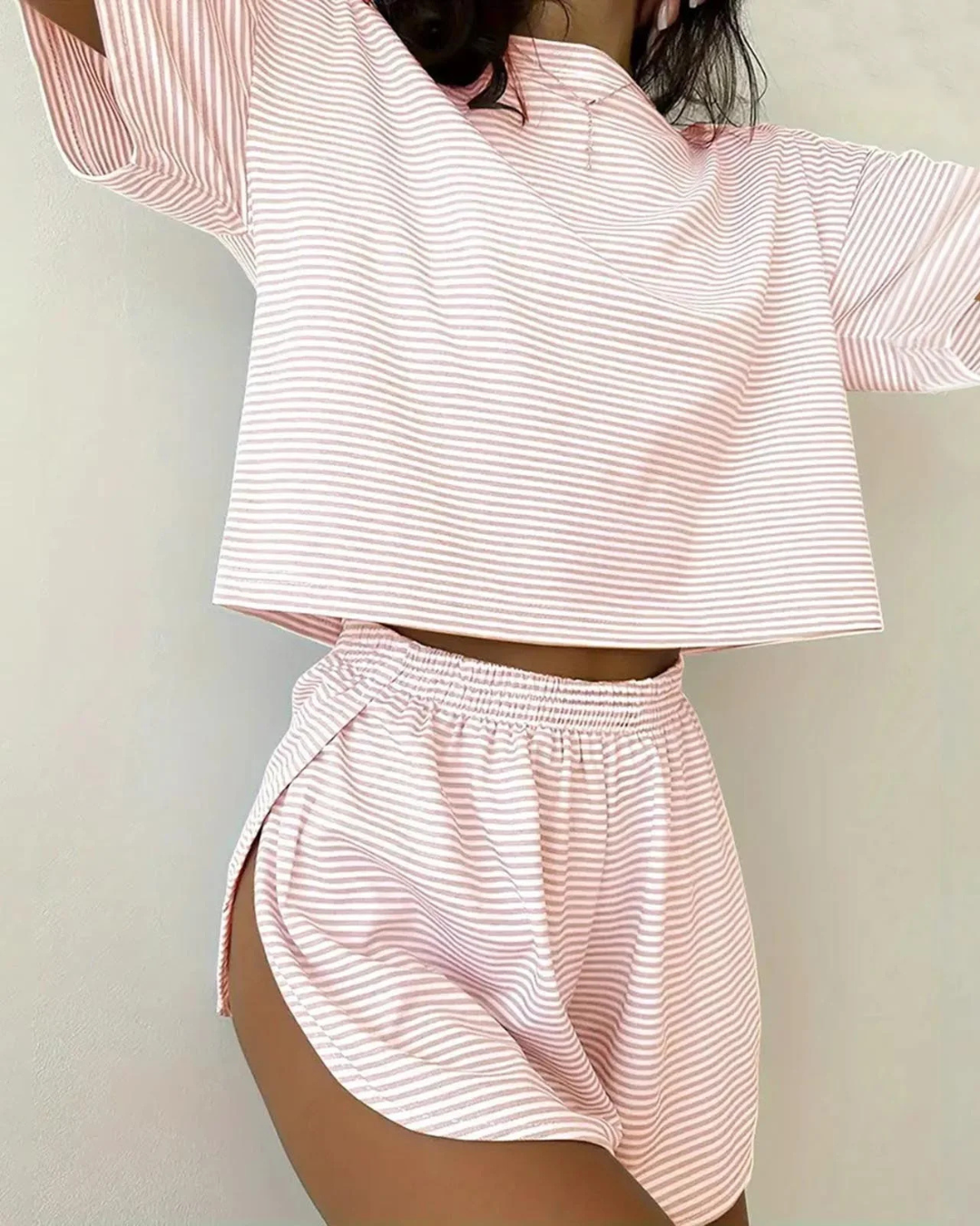 Pijama com camisola e calções com abertura para mulher