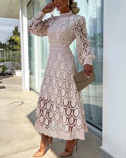 Vestido longo de renda com mangas estilo farol