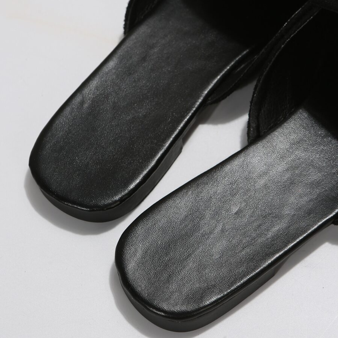 Sapatilhas de Camurça Preta para Mulher com Design Minimalista e Palmilha Almofadada