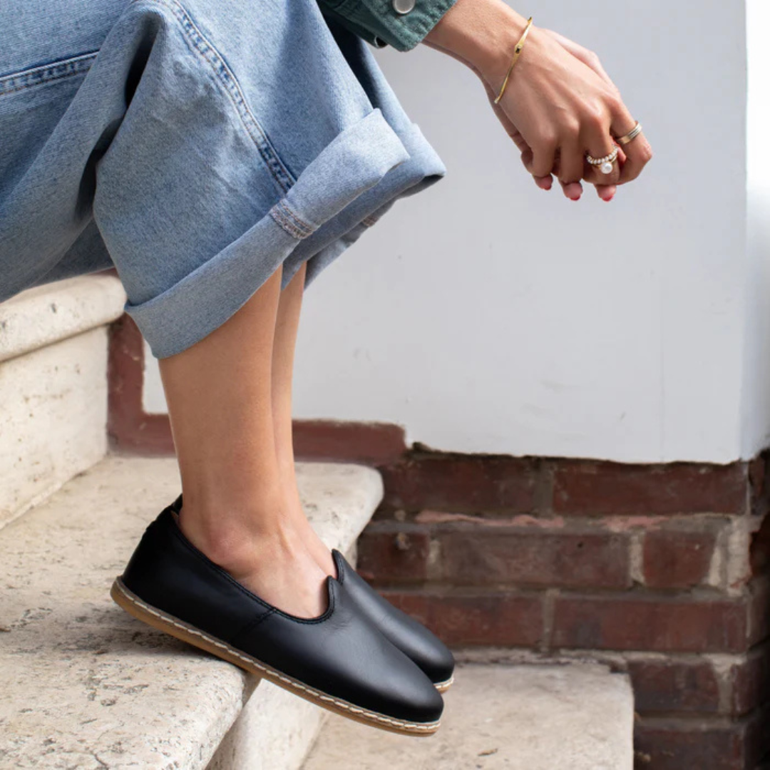 Mocassins em Pele com Sola Cosida e Design Minimalista Unisexo