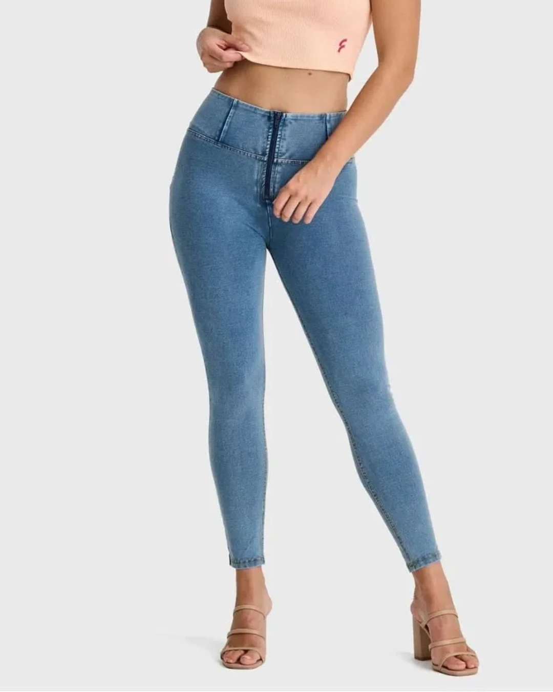 Calças com ajuste modelador para mulher