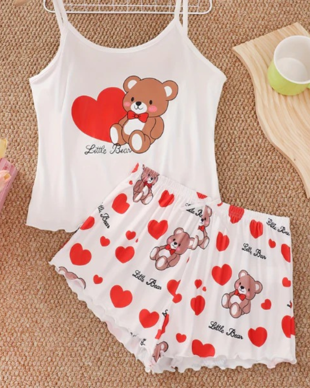 Pijama com alças e cintura elástica para mulher