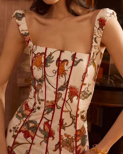 Vestido comprido floral com decote quadrado em estilo romântico