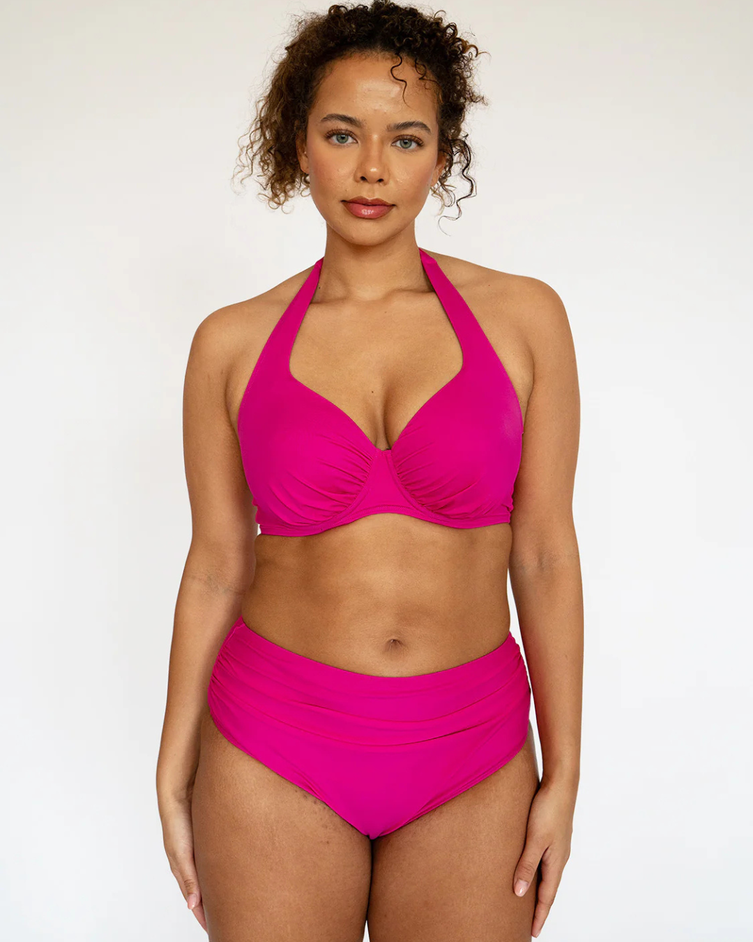 Conjunto de biquíni com design elegante e intemporal