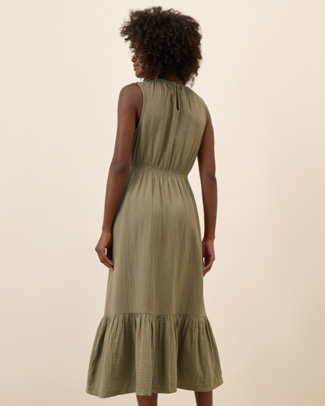 Vestido de Linho sem Mangas para Mulher com Folhos Claros