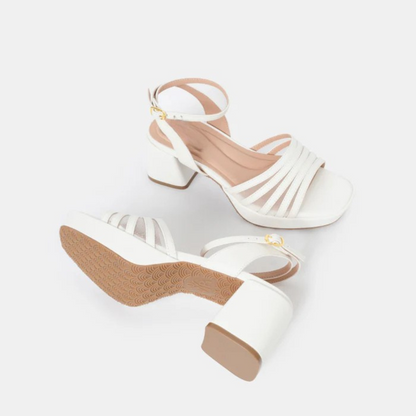 Sandálias com Plataforma e Tiras Cruzadas para um Estilo Confortável e Elegante