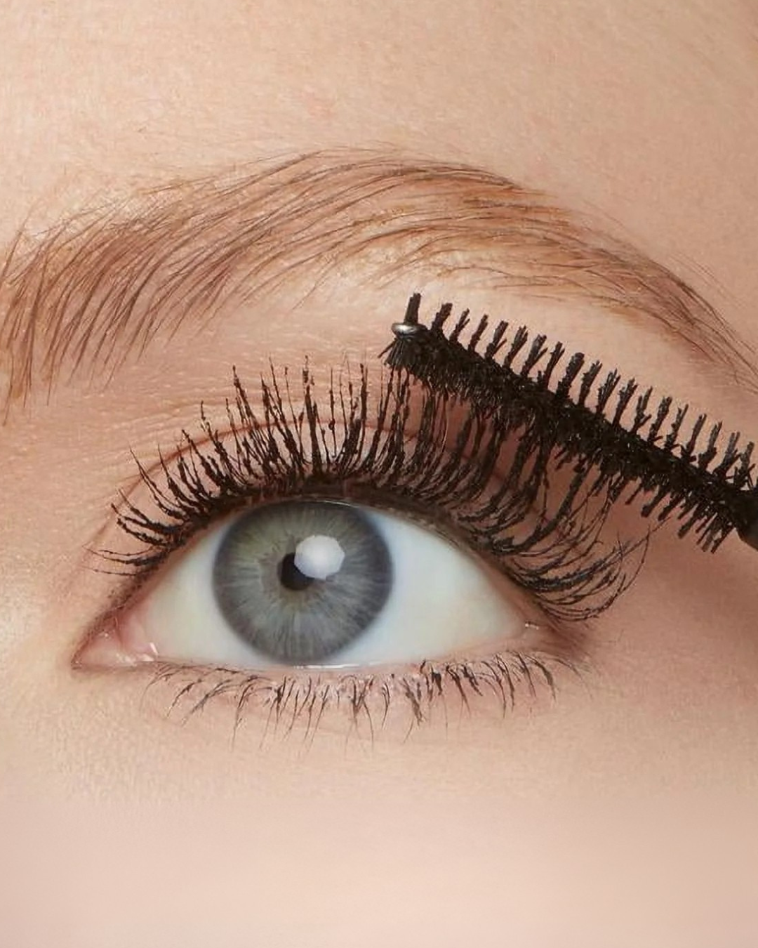 Rímel de pestanas para um efeito volumoso (EM PROMOÇÃO 2X1)