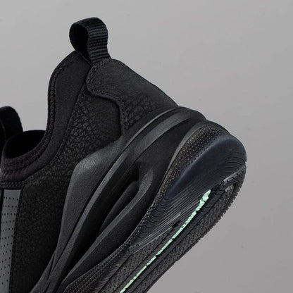 Sapatilhas Impermeáveis em Preto com Design Desportivo e Sola Antiderrapante