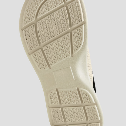 Sandálias desportivas com tiras cruzadas e sola ergonómica