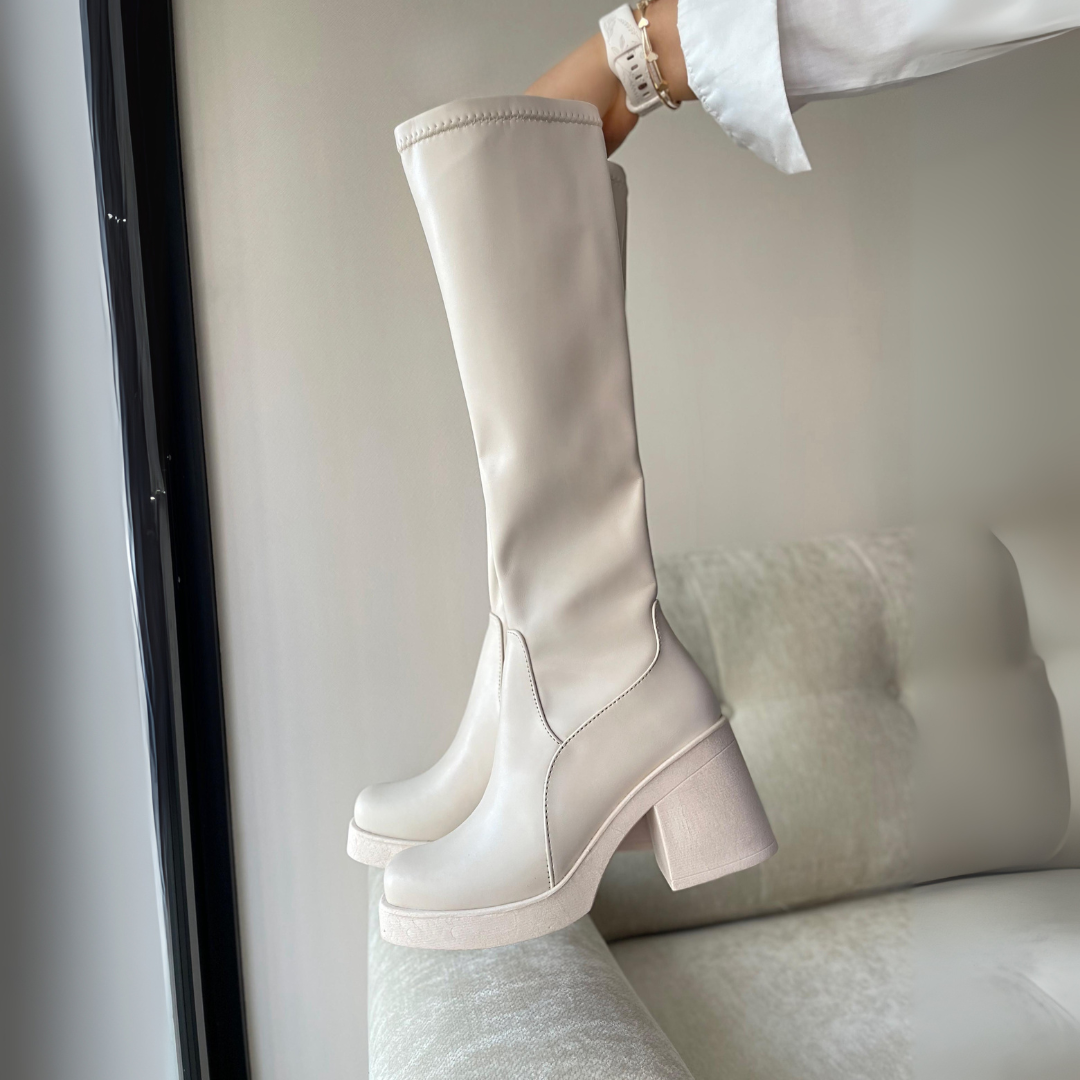 Botas clássicas de cano alto com salto para mulher