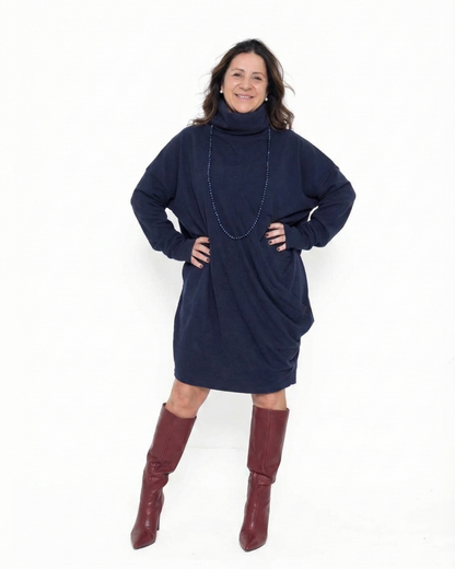 Vestido largo de gola alta com corte descontraído para mulher