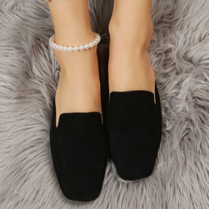 Sapatilhas de Camurça Preta para Mulher com Design Minimalista e Palmilha Almofadada