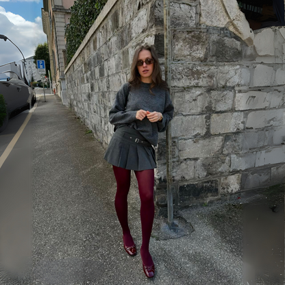 Sapatos rasos de biqueira quadrada com um laço decorativo