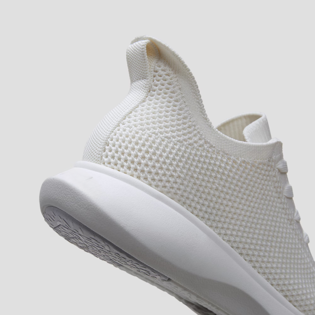 Sapatilha Branca para Mulher com Tecido Respirável e Sola Leve