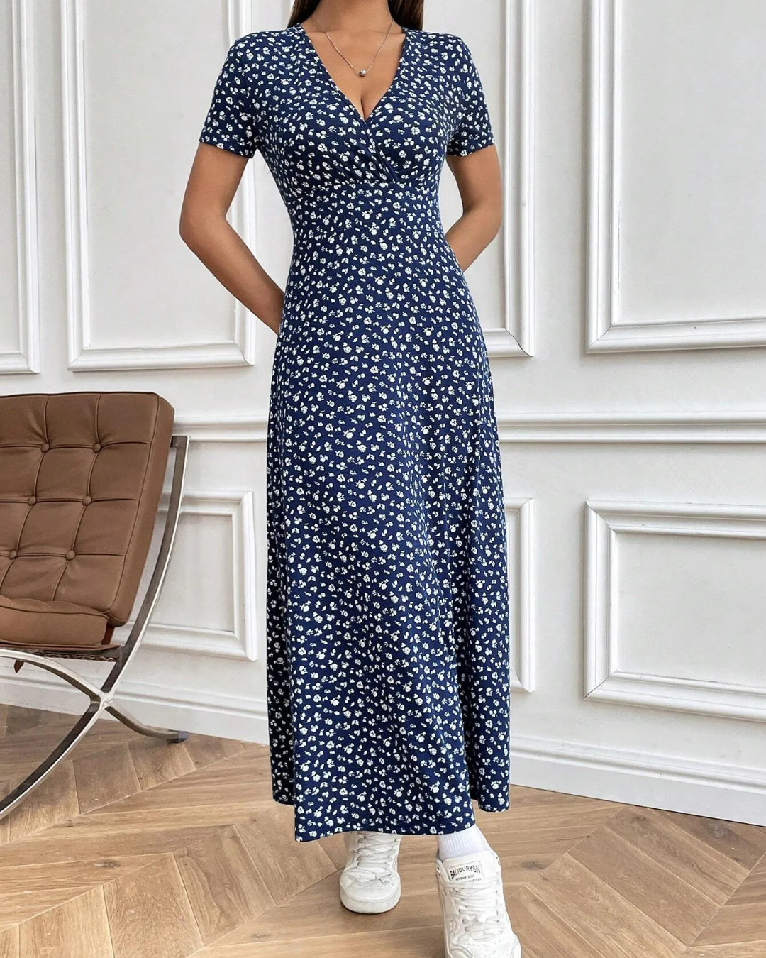 Vestido longo elegante e casual com decote em V