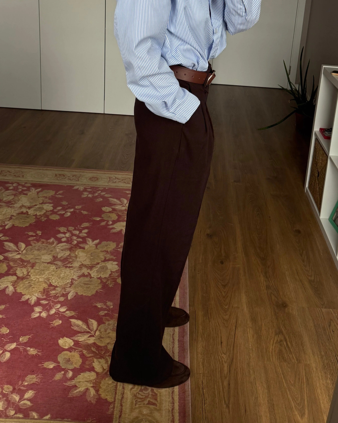 Calças de alfaiataria com perna larga e cintura alta para mulher