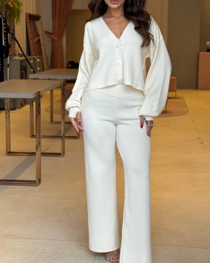 Conjunto casual de camisa com decote em V e calças largas