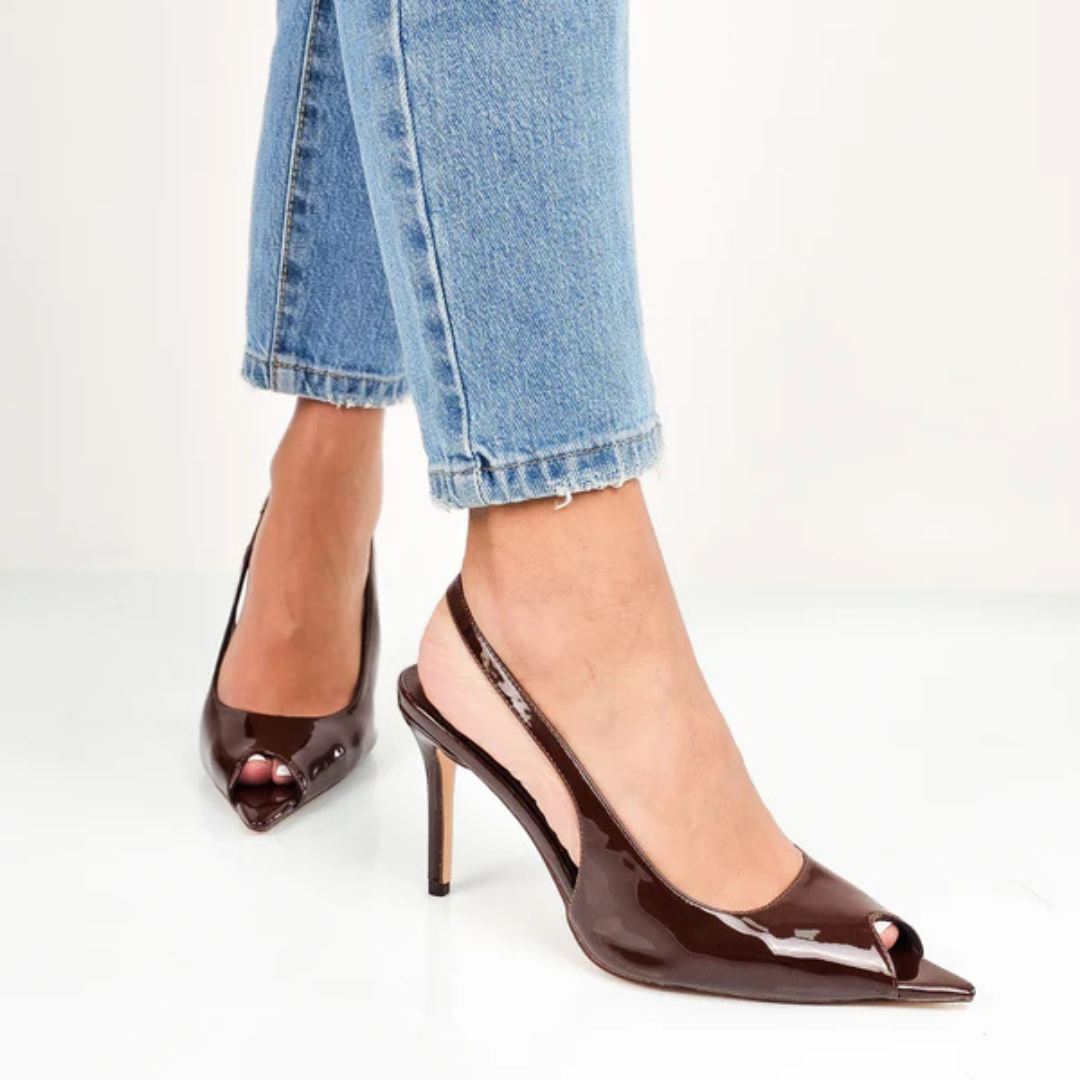 Sapatos de Salto Alto em Couro Envernizado com Biqueira Aberta