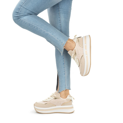 Sapatos de plataforma confortáveis e casuais para mulher com sola grossa