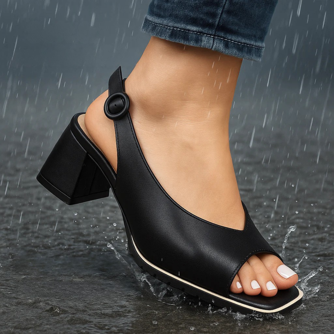 Sandálias elegantes de salto alto