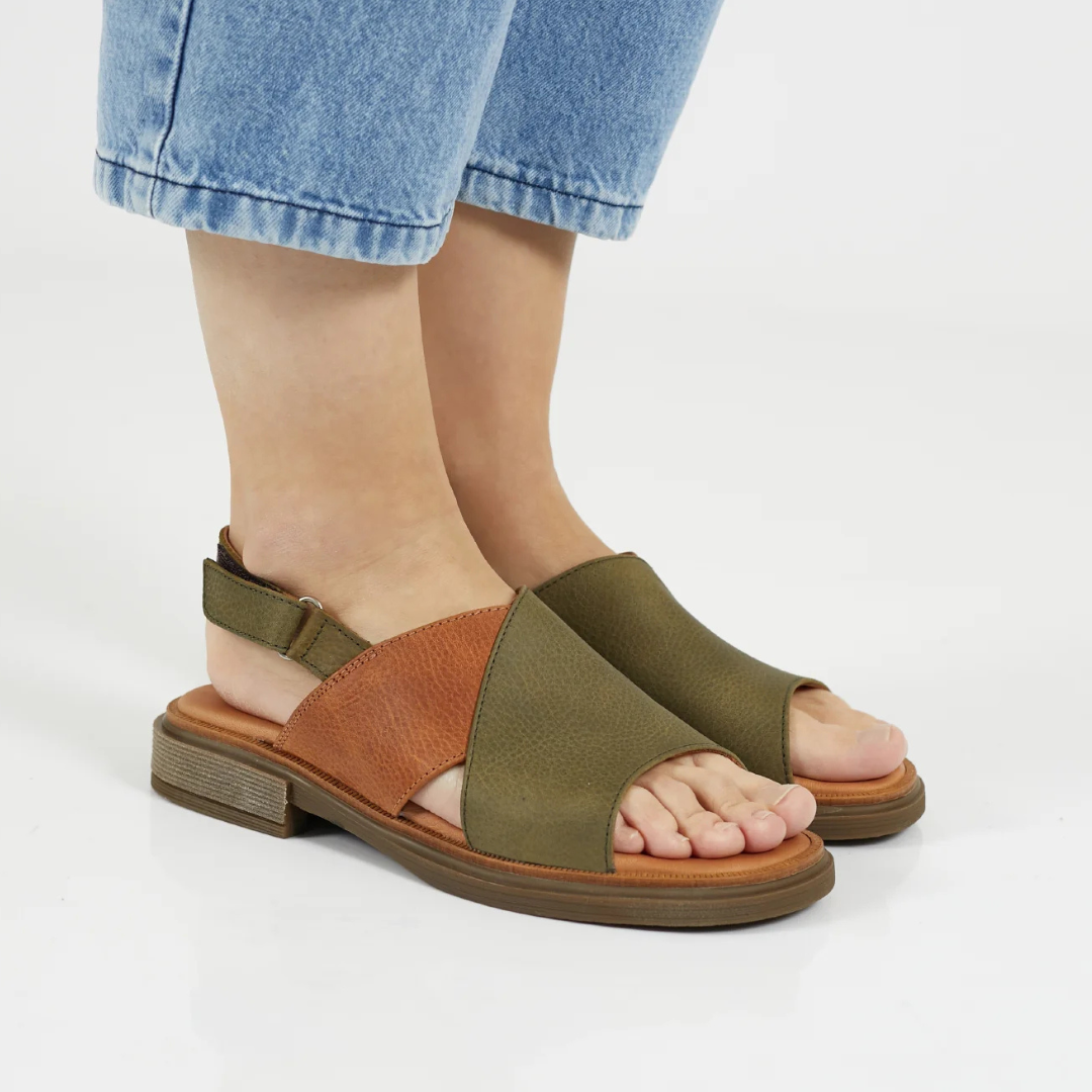 Sandálias de couro em dois tons