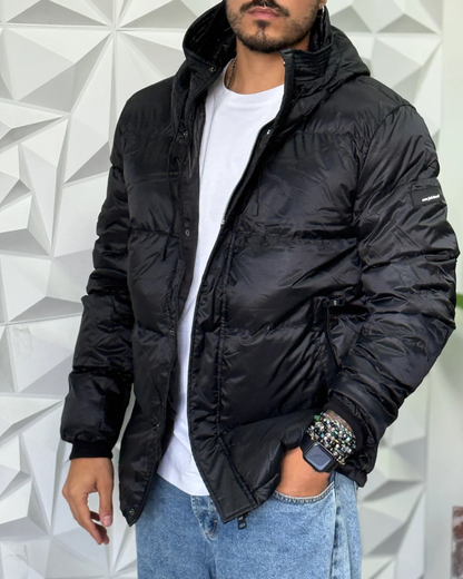 Casaco acolchoado com capuz de estilo urbano para homem