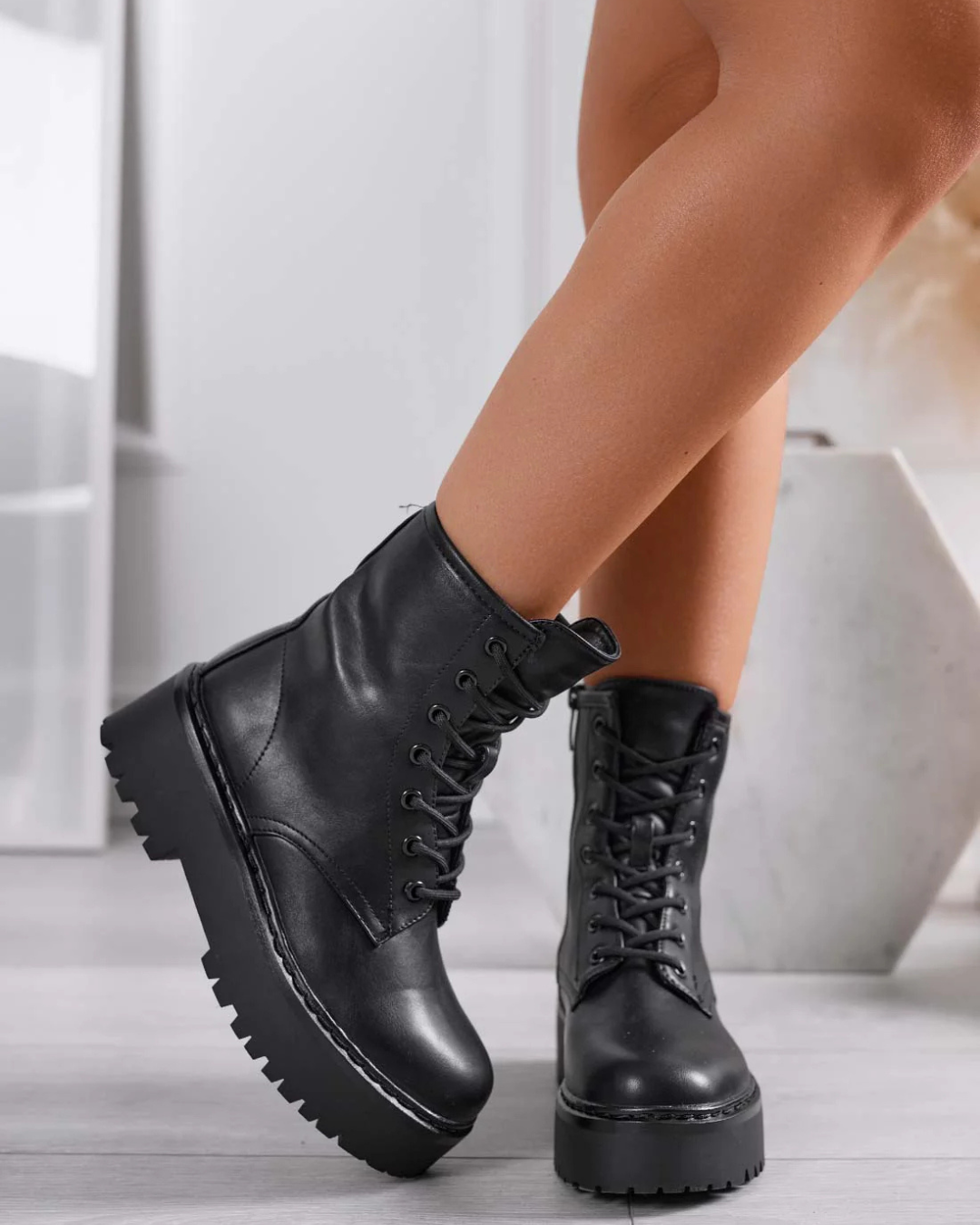 Botins Femininos de Salto Alto com Cordões para Mulher